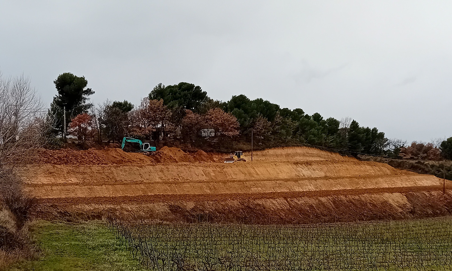 Terrassement sur plusieurs niveaux réalisé par GUILLAUME TP Vaison la Romaine<br />
GUILLAUME TP expert en Terrassement, VDR, Assainissement, Enrochement, etc
