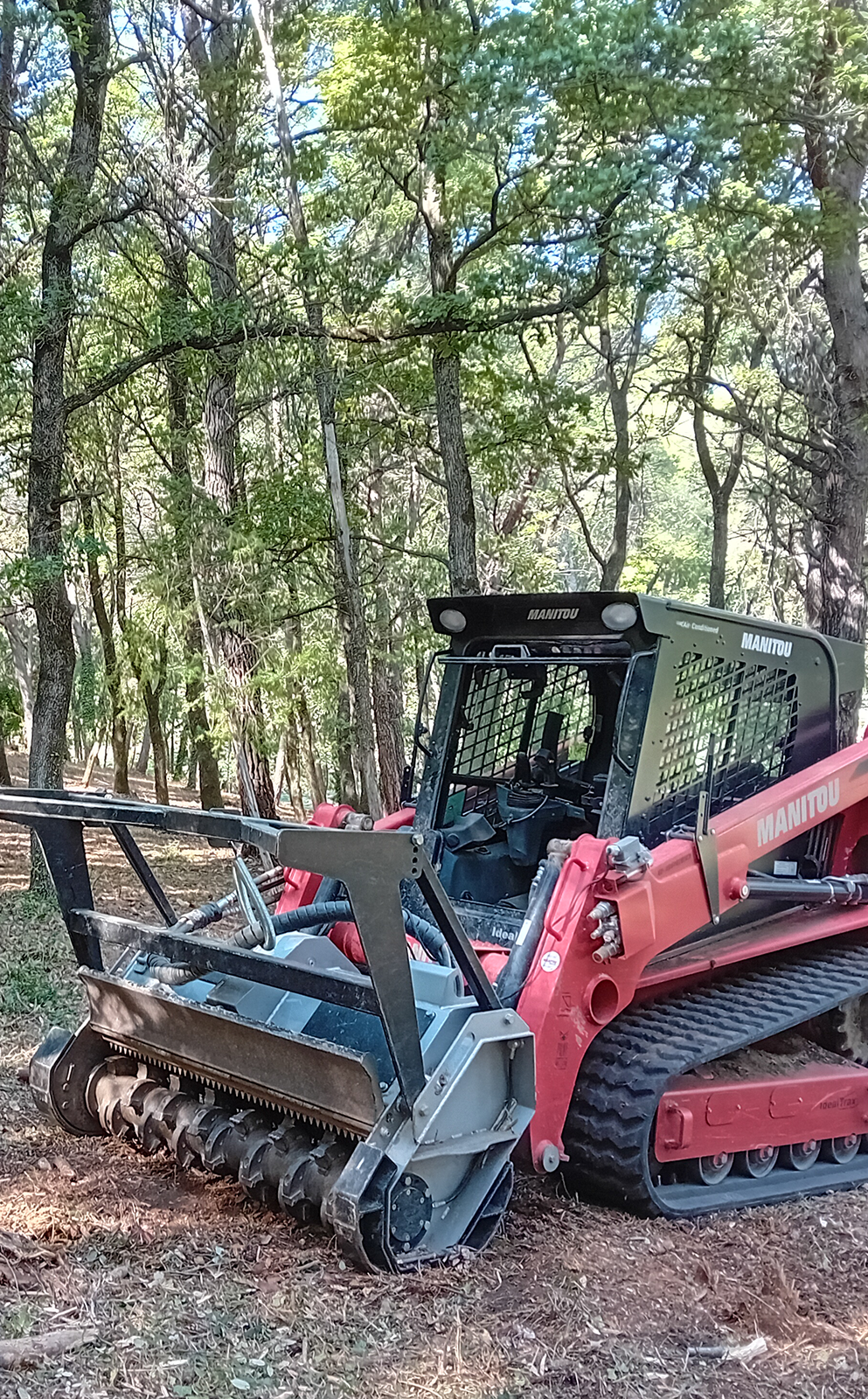 Chargeur équipé pour le débroussaillage - GUILLAUME TP